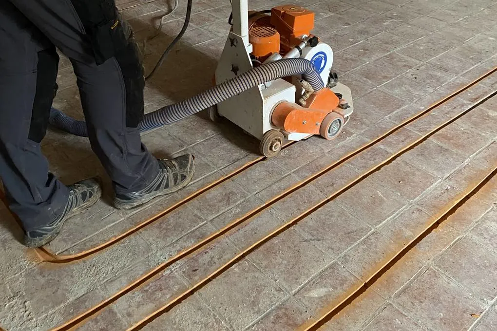 Le chauffage sol fraisé dans votre carrelage existant, sans le démonter